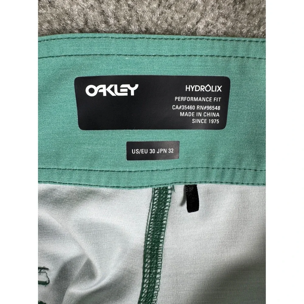 Oakley Hydrolix Board Shorts Mens 30 Green Stripe Performance Swim Trunks